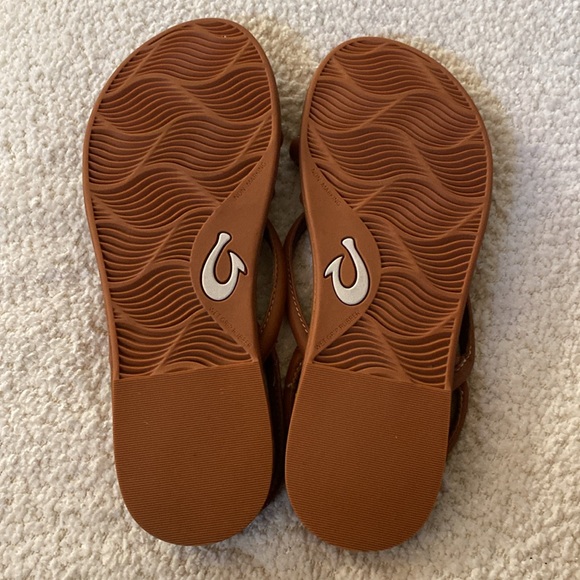 Olukai Tiare leather strappy sandal in Fox - Picture 13 of 15